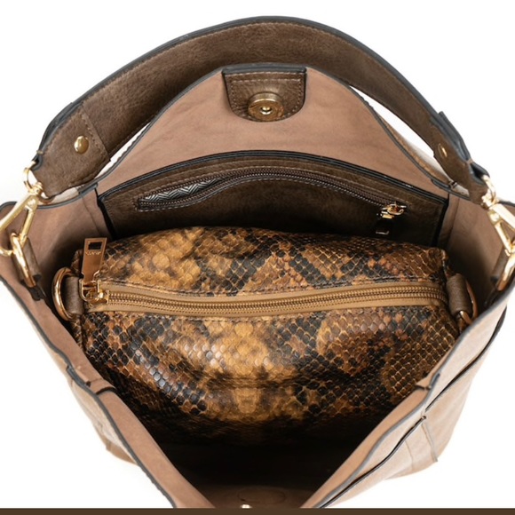 Guitar Strap Python Bucket Handbag Set - Picture 2 of 5